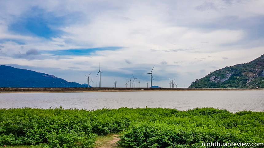 Hồ Bà Râu Ninh Thuận